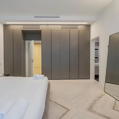 Youhosty - Duomo Apartment