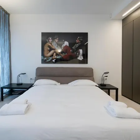Apartment Youhosty - Duomo Milan