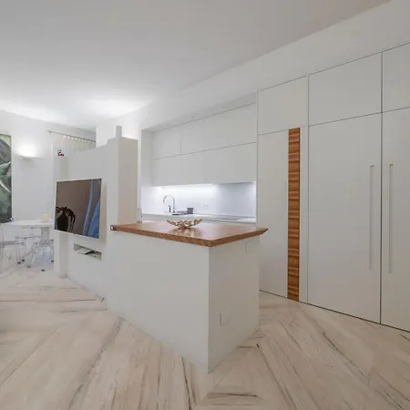 Youhosty - Duomo Apartment *