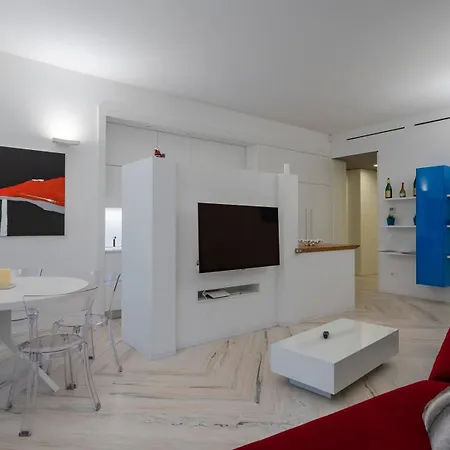 Youhosty - Duomo Apartment *