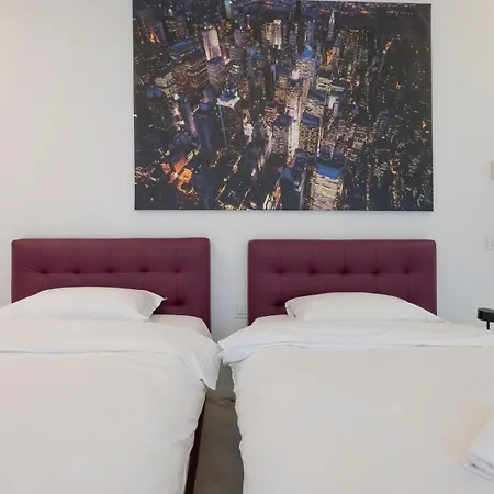 Apartment Youhosty - Duomo Milan